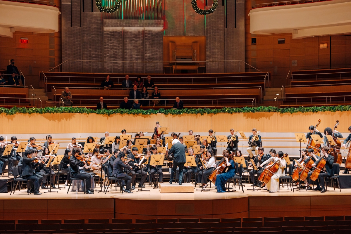 Carl St.Clair conducting the UCI Symphony Orchestra.