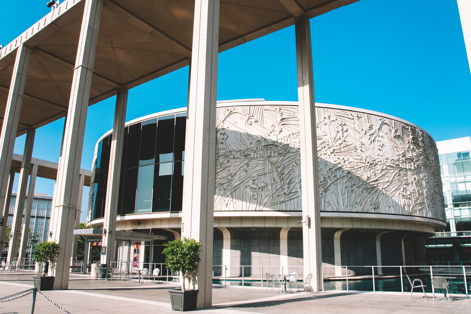 Image: Exterior view of the Mark Taper Forum. Courtesy of Peter Horree/Alamy Stock Photo.