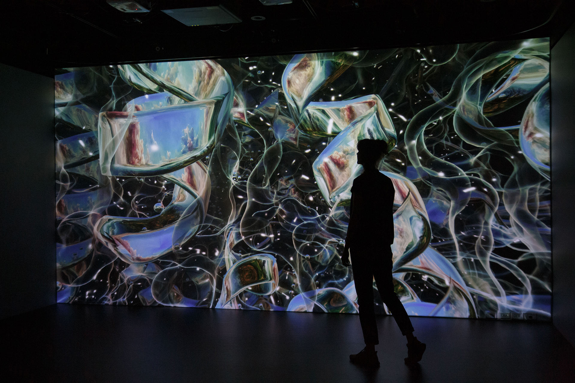 Image: Laura Splan, Studio production for Baroque Bodies (Sway). Commissioned by the UC Irvine Beall Center for Art + Technology’s Black Box Projects residency program, with support from Getty. Photo: Zeke Kimball. Courtesy of the artist.