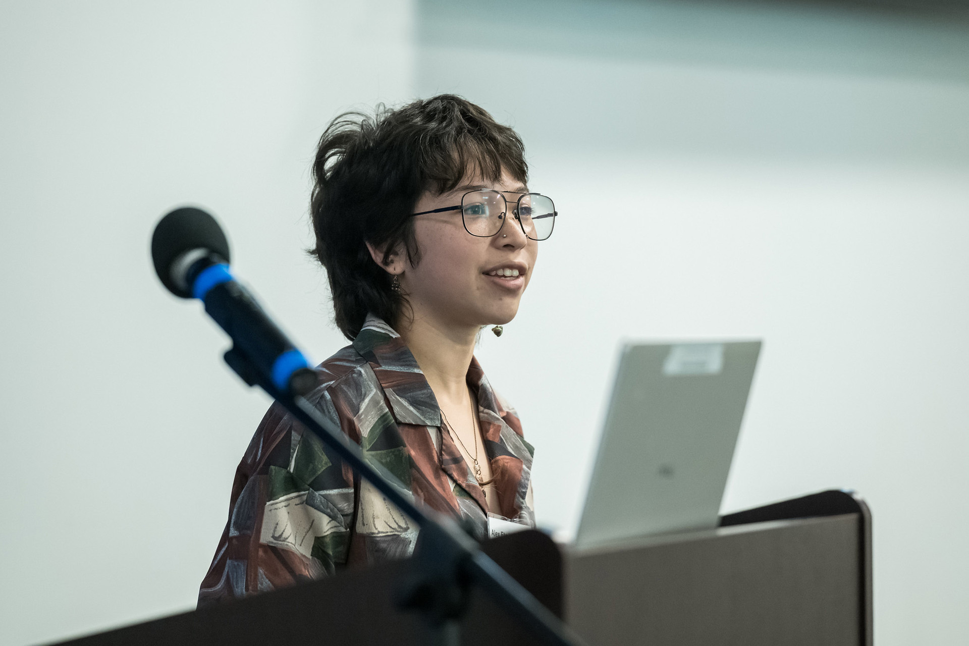 Image: Alex Eto Van Duyne speaking at the Medici Circle Scholarship Luncheon. Photo by Jeanine Hill.